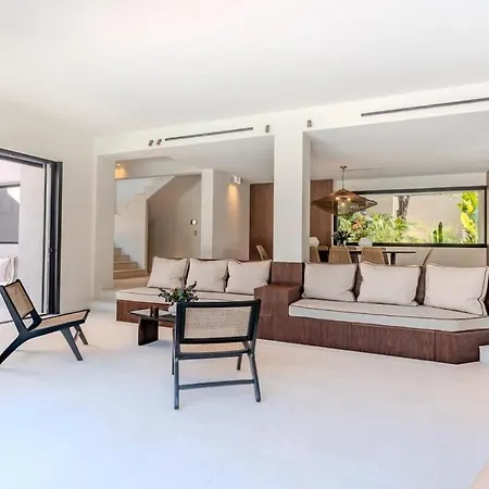 New Villa Parcdu Ferienhaus
